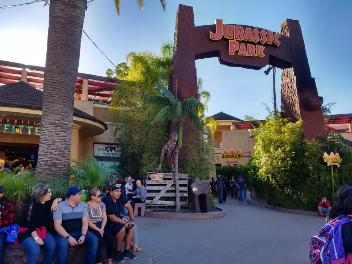 Deux fois plus grand que le Parc Astérix ce nouveau parc d'attractions arrive à 4h de Paris