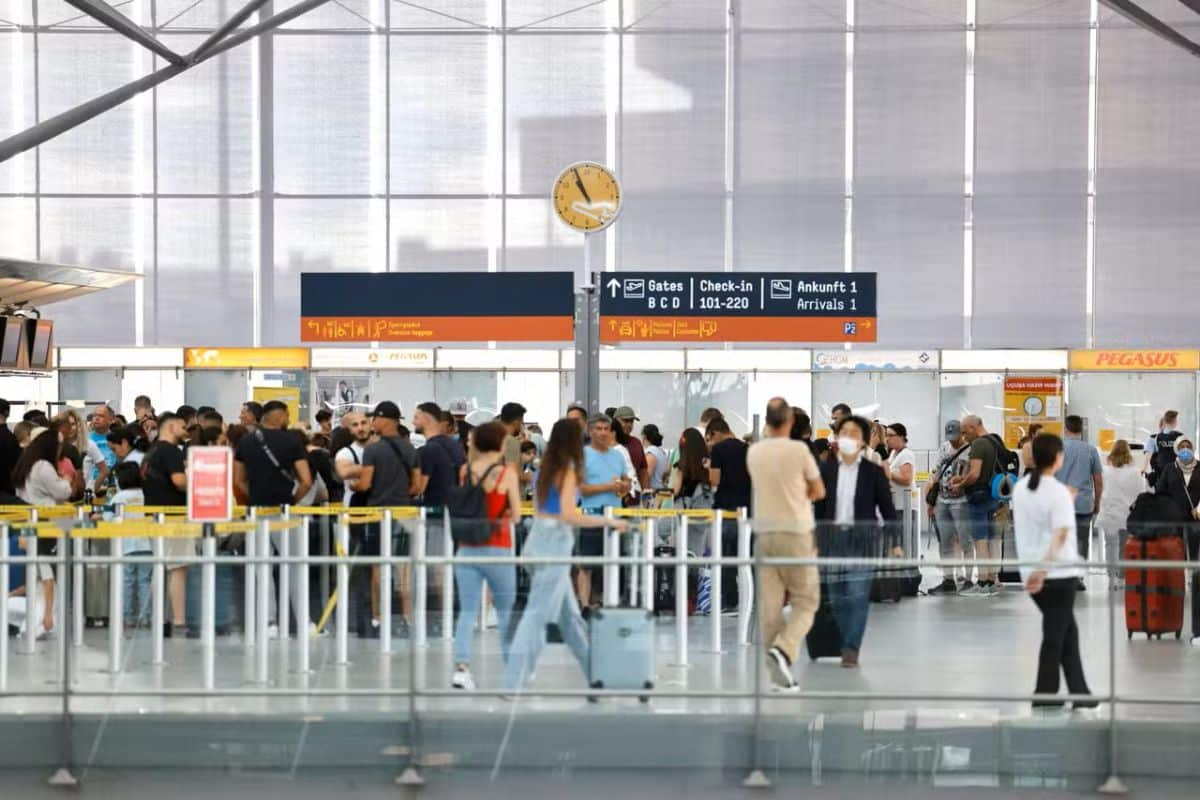 Chaos dans les aéroports cet été l'inquiétante prévision qui risque de gâcher les vacances de 75% des voyageurs