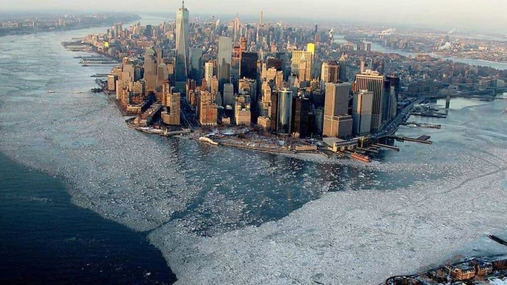 Un glacier fond, New York menace de finir sous l'eau
