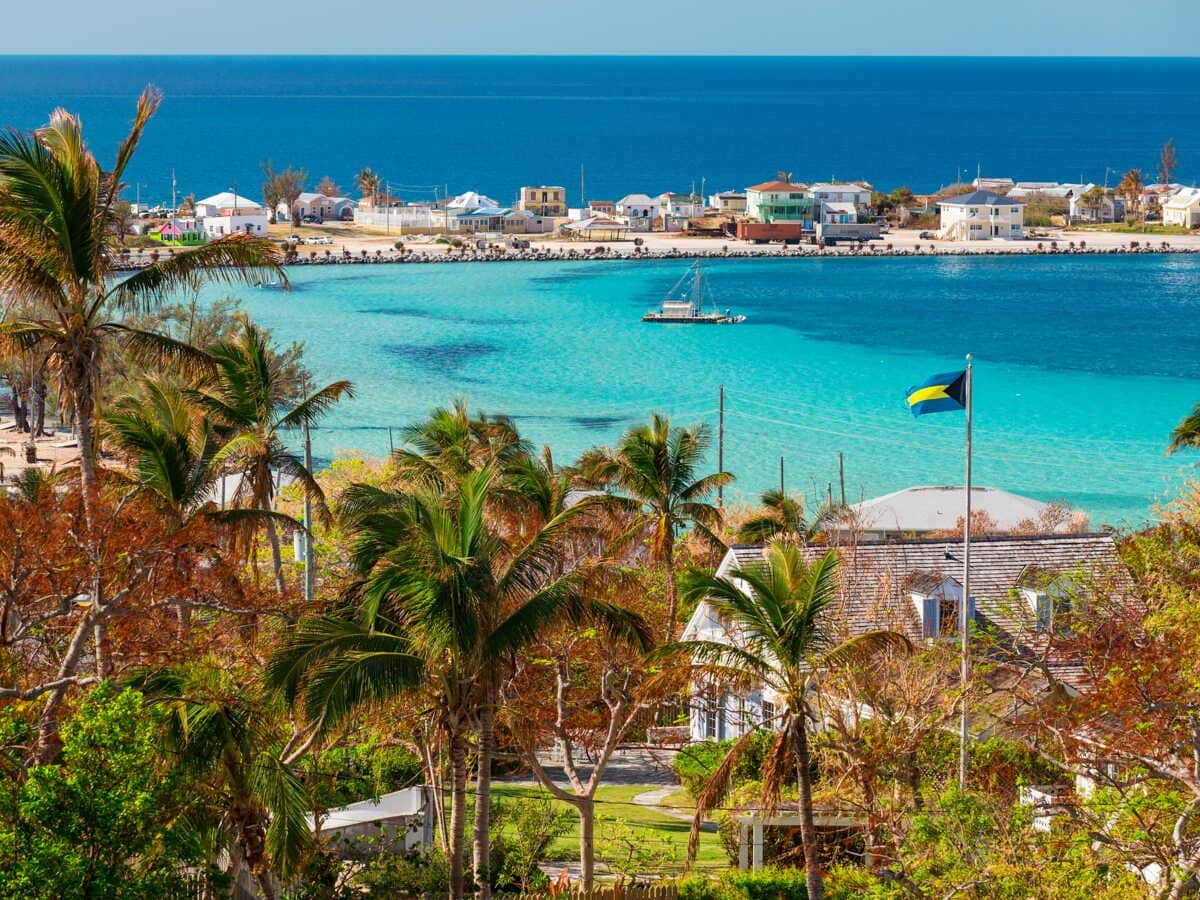 découvrez les 5 îles secrètes où s’offrir des vacances de rêve à petit prix, même à la dernière minute